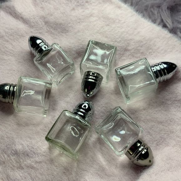 6 Salt/Pepper Mini Dispensers​ - Picture 3 of 6